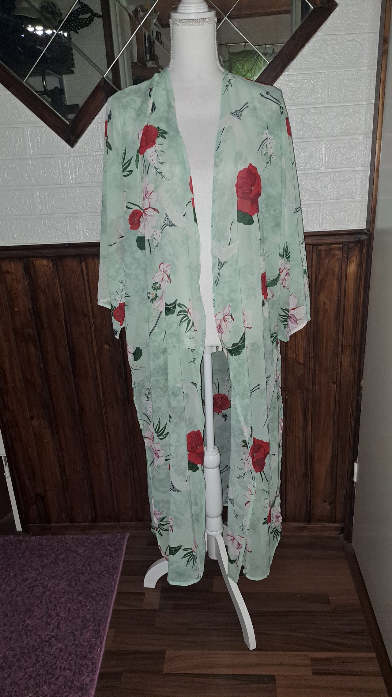 Vaaleanvihreä - punainen - värit kimono (XS/S)