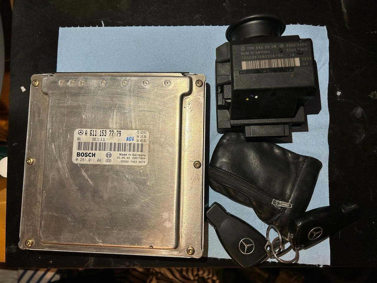 MB w203 ECU + Virtalukko + avaimet