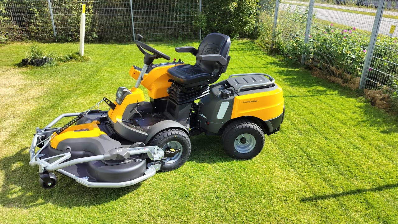 Stiga Park Pro 900 WX Ajoleikkuri (Hondan moottorilla) + Combi Pr