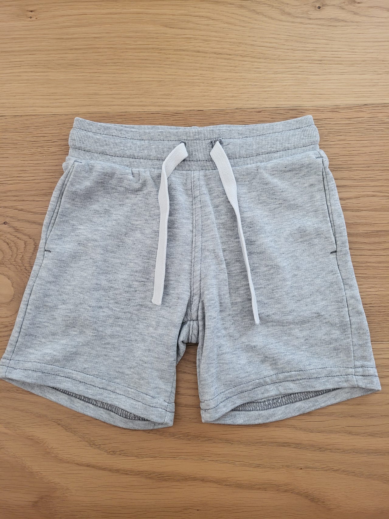 Collegeshortsit, koko 98