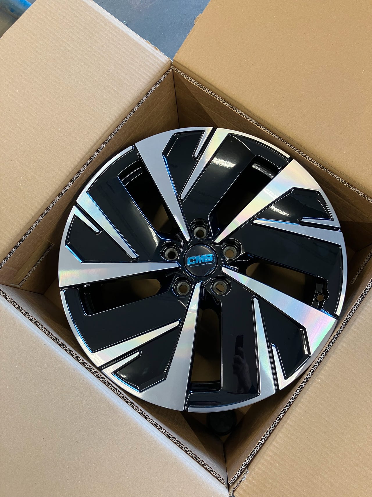 Alumiinivanne CMS GP Gloss Black/Polished 7,5x18  5x114,3 ET51 kr