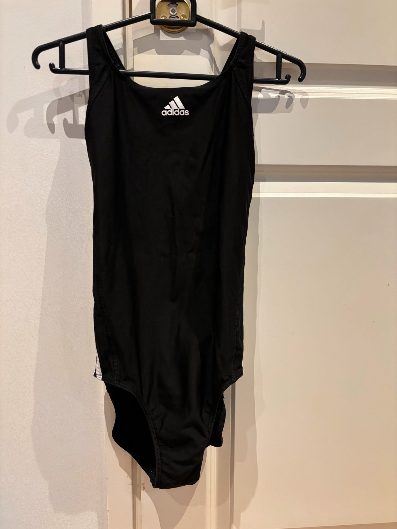 Adidaksen uimapuku