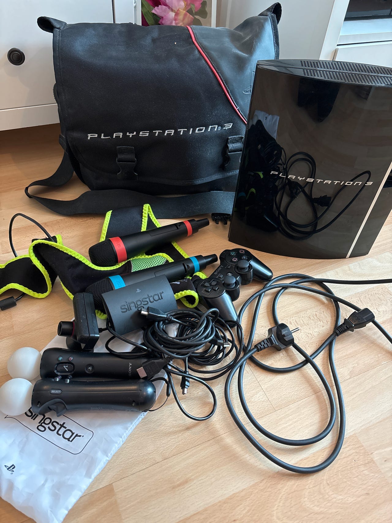 Playstation 3 peli paketti ja konsoli