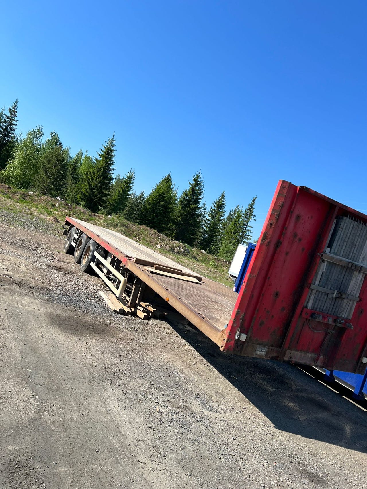 Doll puoliperävaunu