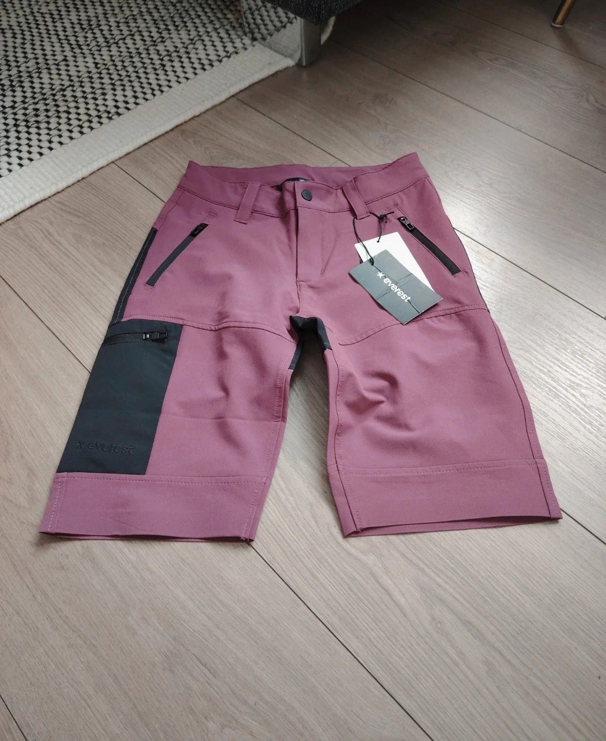 Everest shortsit
