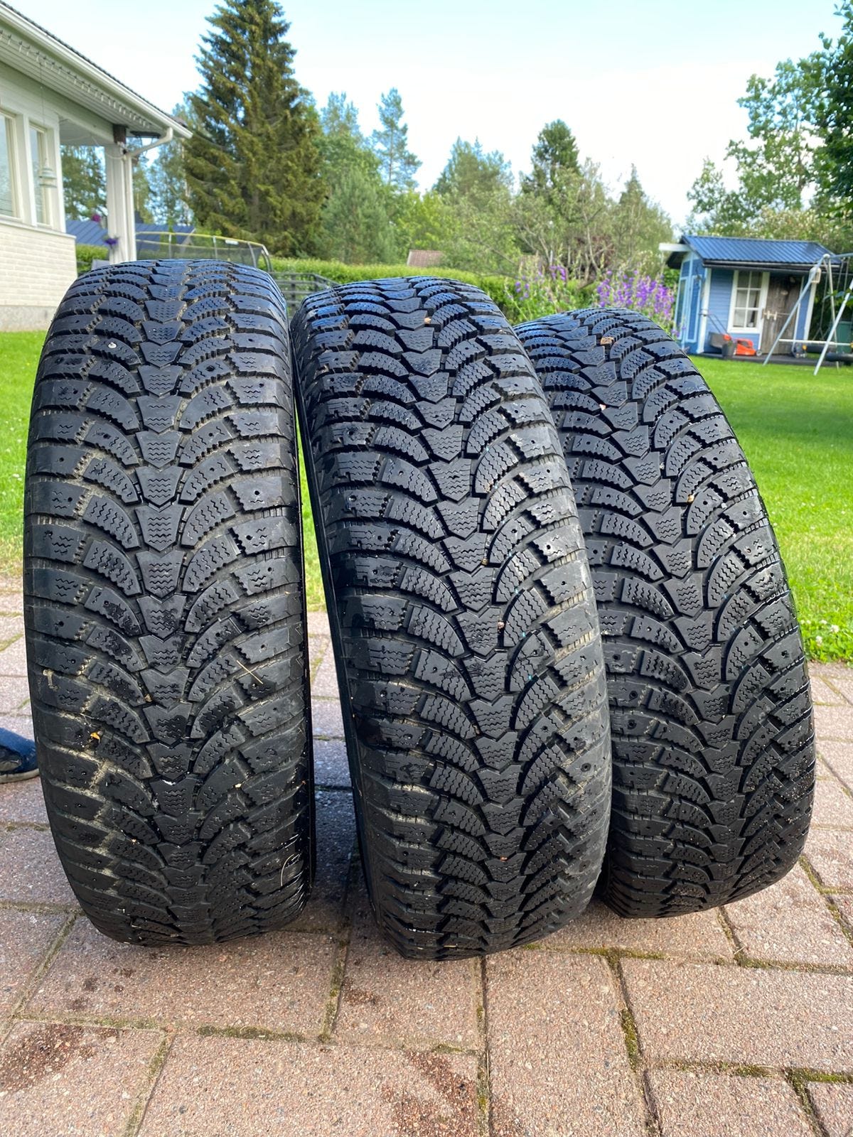 Renkaan kulutuspintaa 7mm