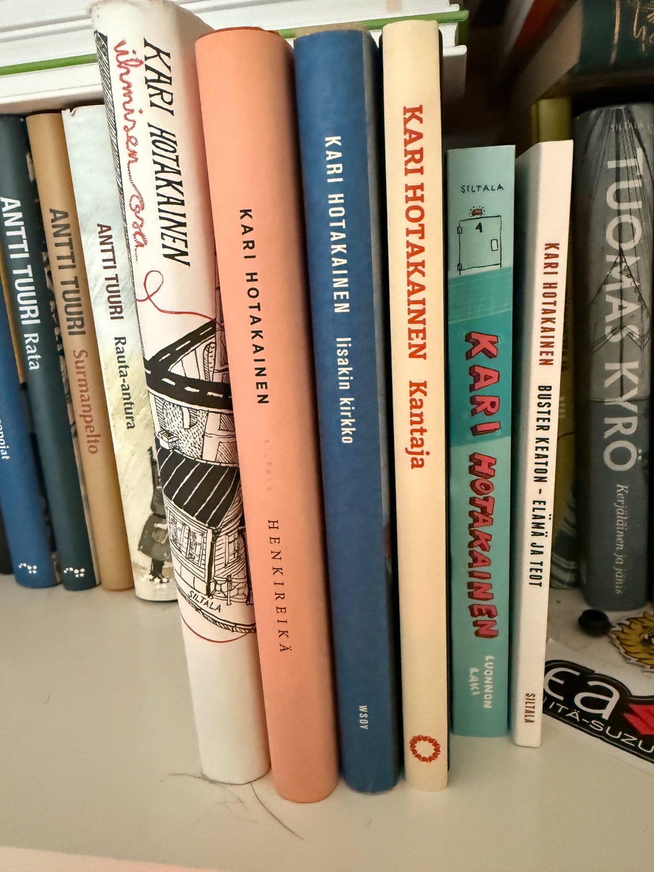 Kari Hotakainen kirjoja 6kpl
