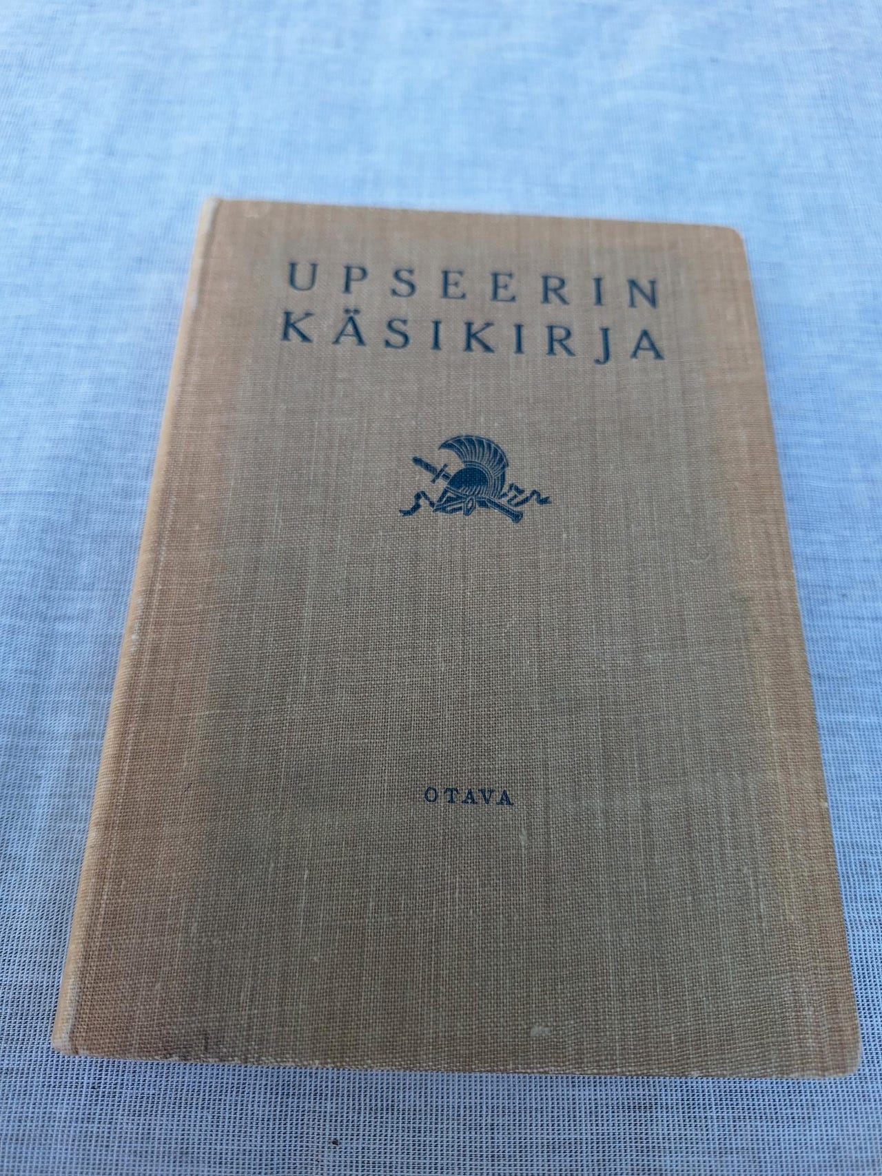 Upseerin Käsikirja vuodelta 1937