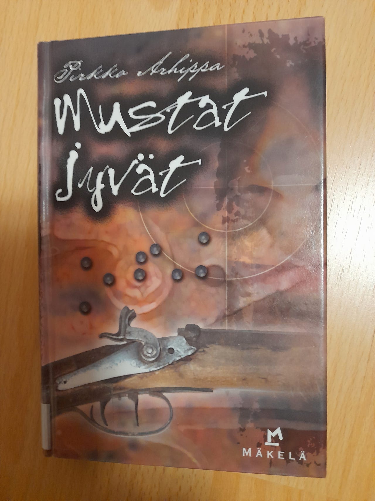 Pirkko Arhippa. Mustat jyvät.