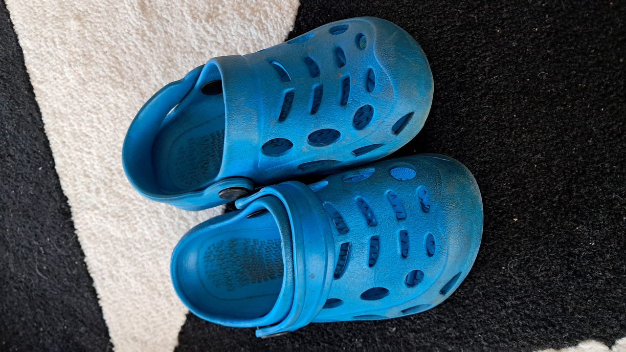 Crocsin tyyliset kengät, koko 26