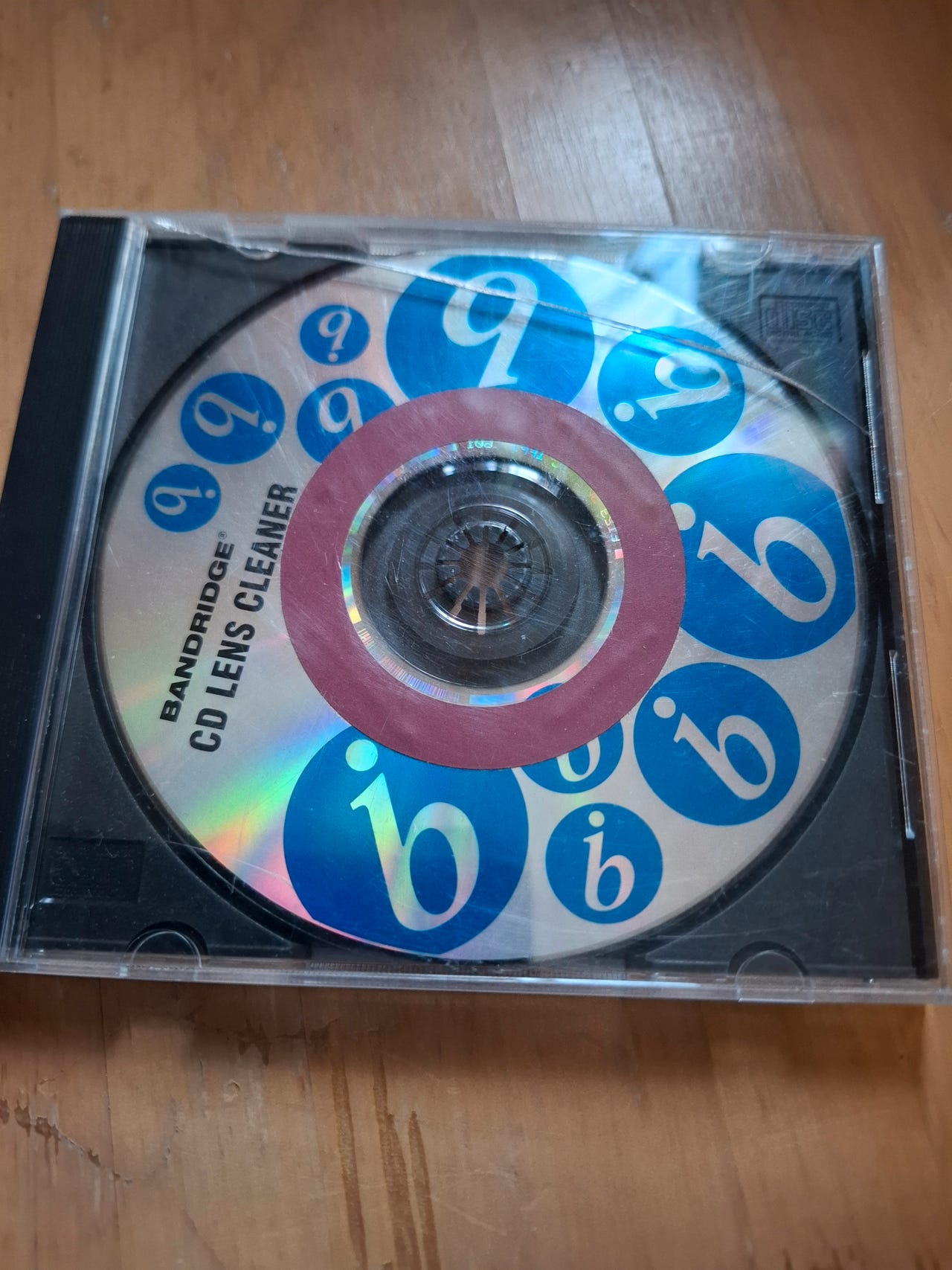 Cd lens cleaner