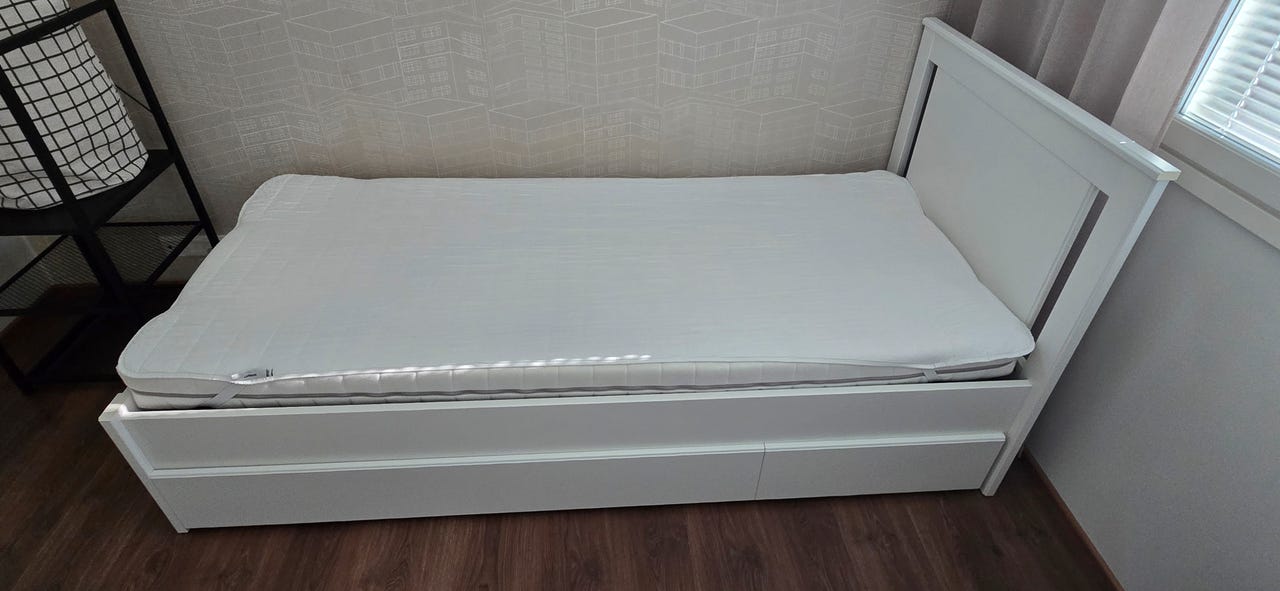 Ikea Songesand sänky säilytyslaatikoilla