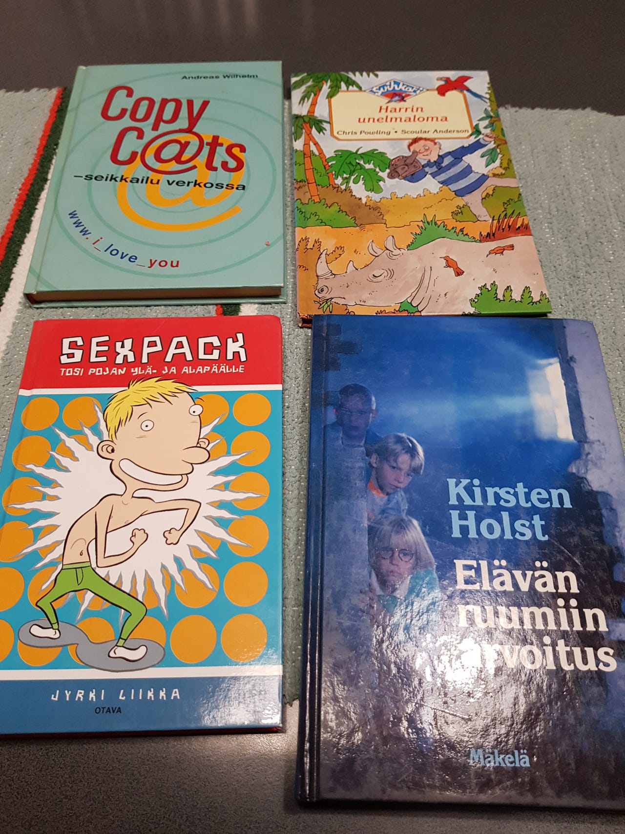 Nuorisokirja x 4