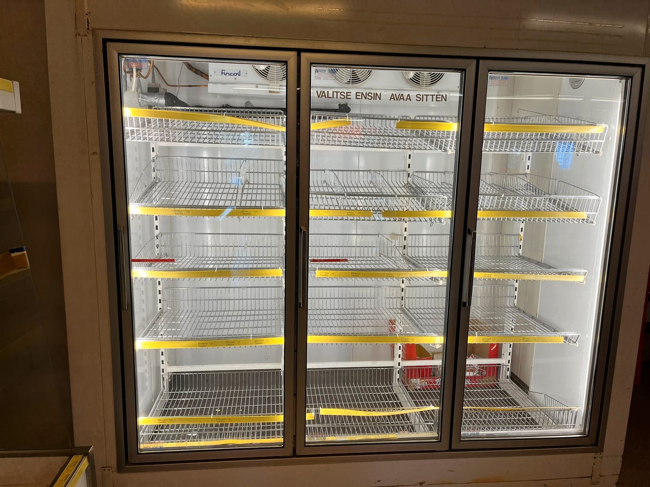 Pakastehuone jakeluovilla