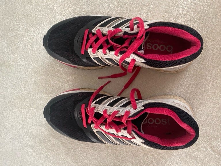 Adidas lenkkarit