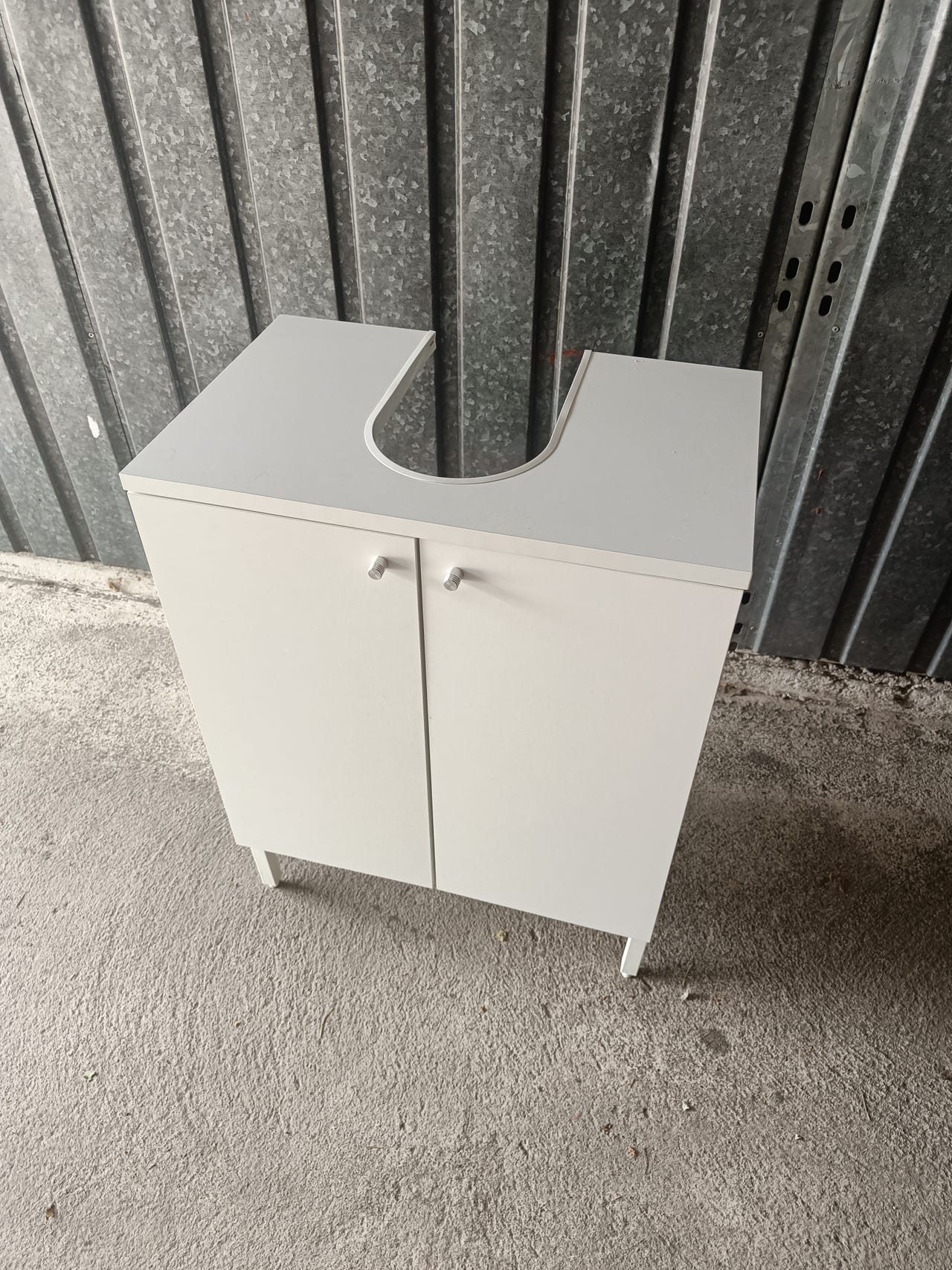 IKEA valkoinen allaskaappi