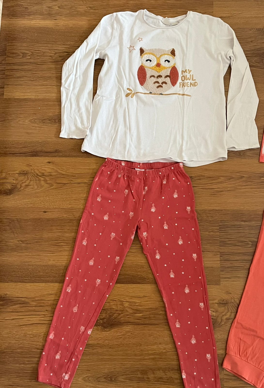 Pyjamat / yöasut (koko 140) Pöllöpyjama
