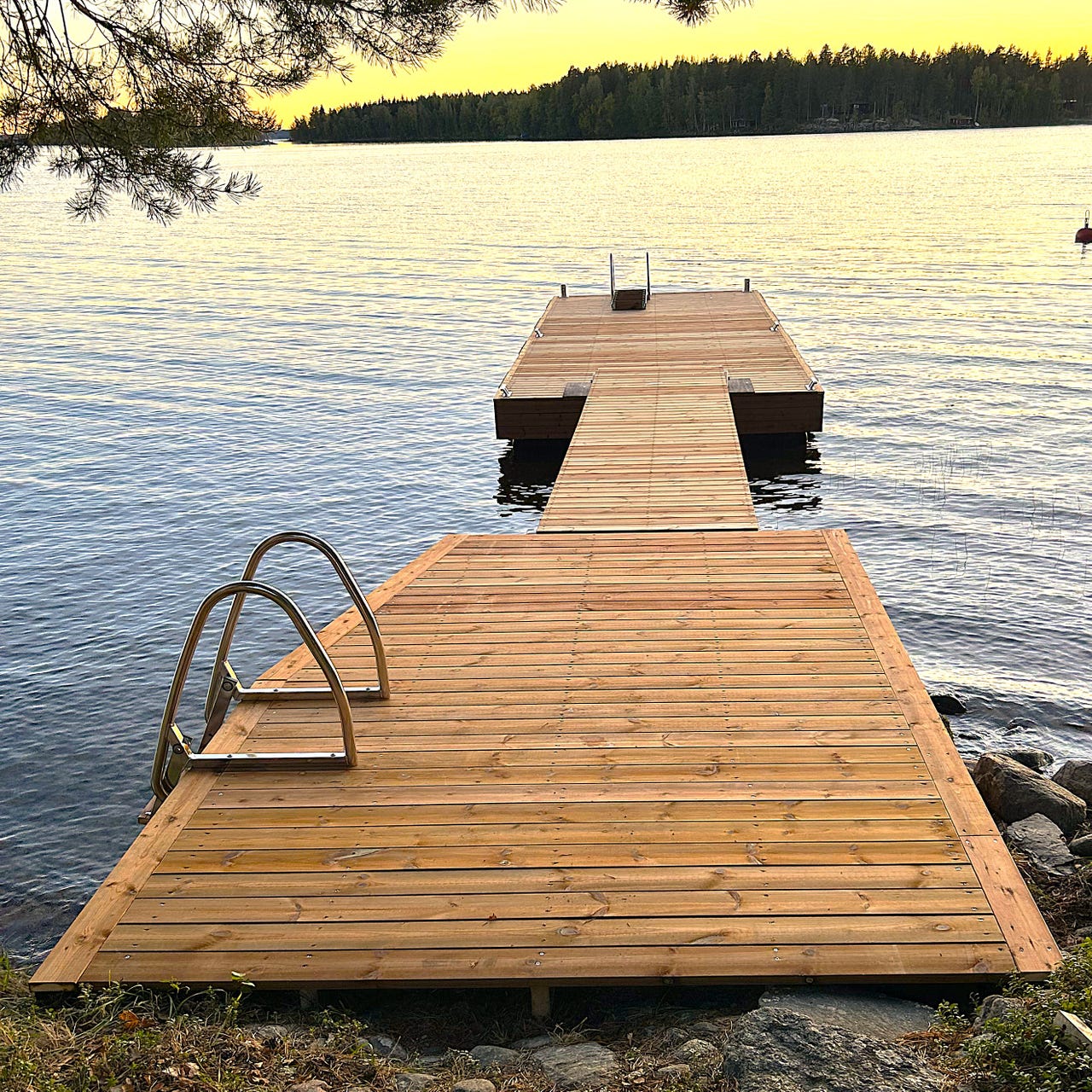 Putkiponttoni- / laatikko- laituri