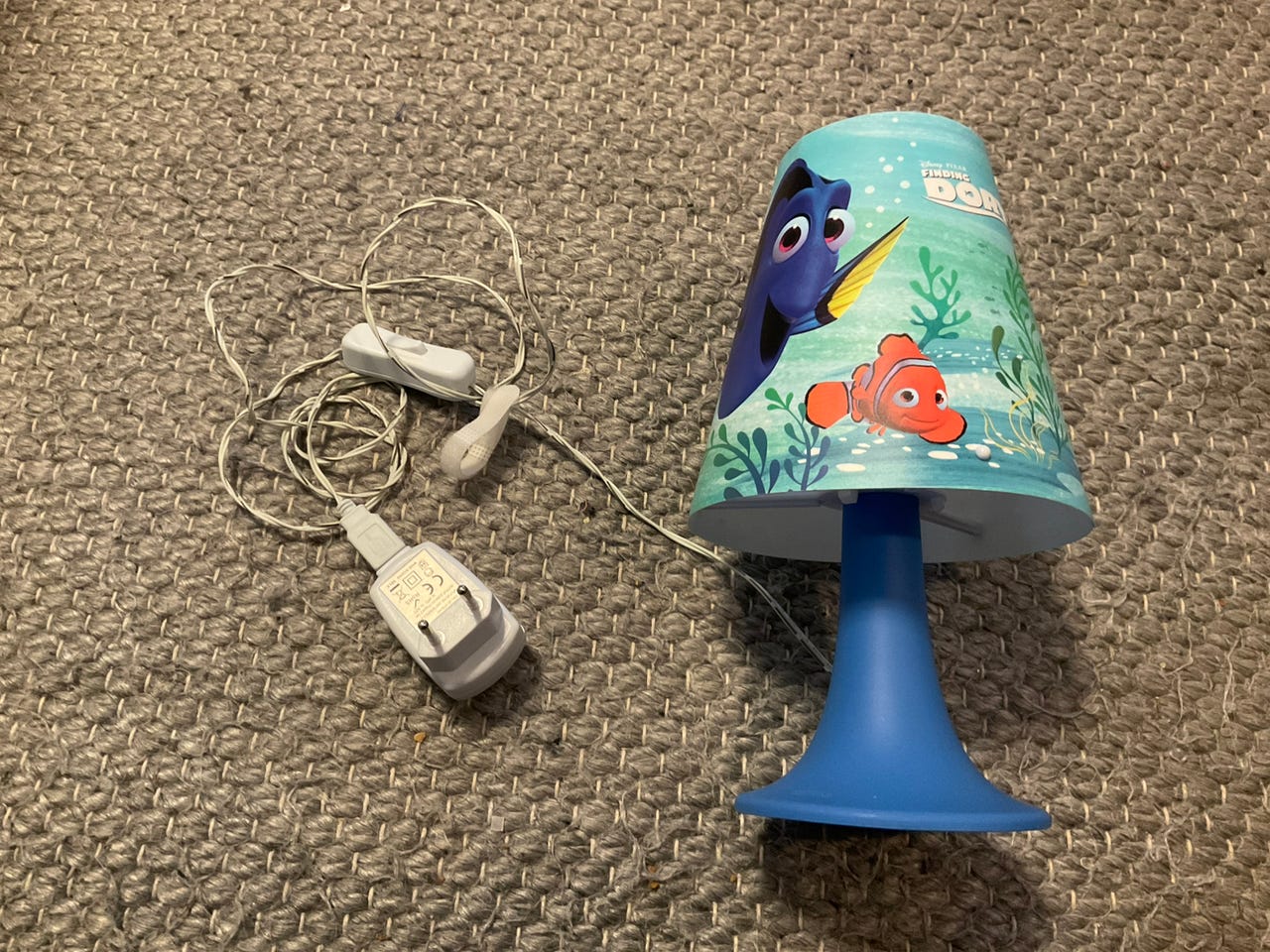 Phillips Finding Dory pöytävalaisin