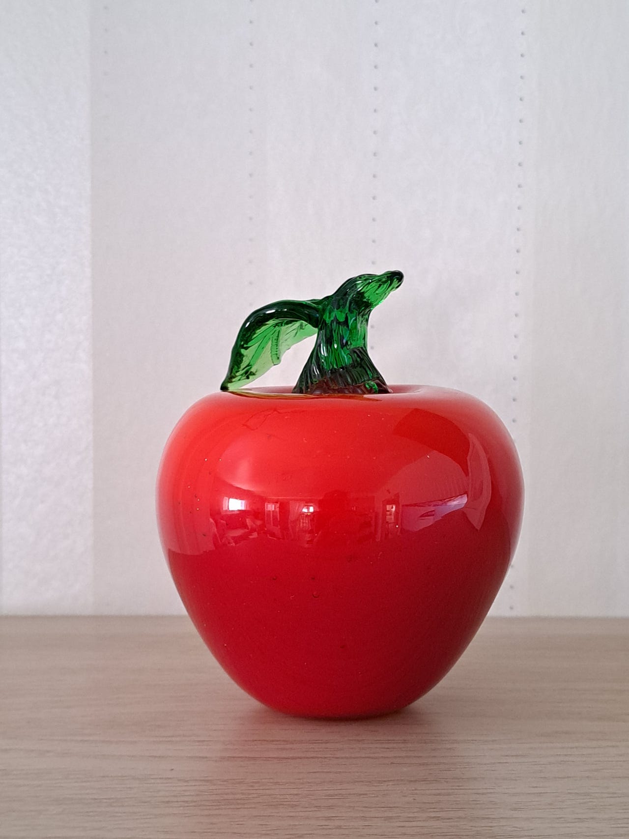 Upea taidelasi omena
