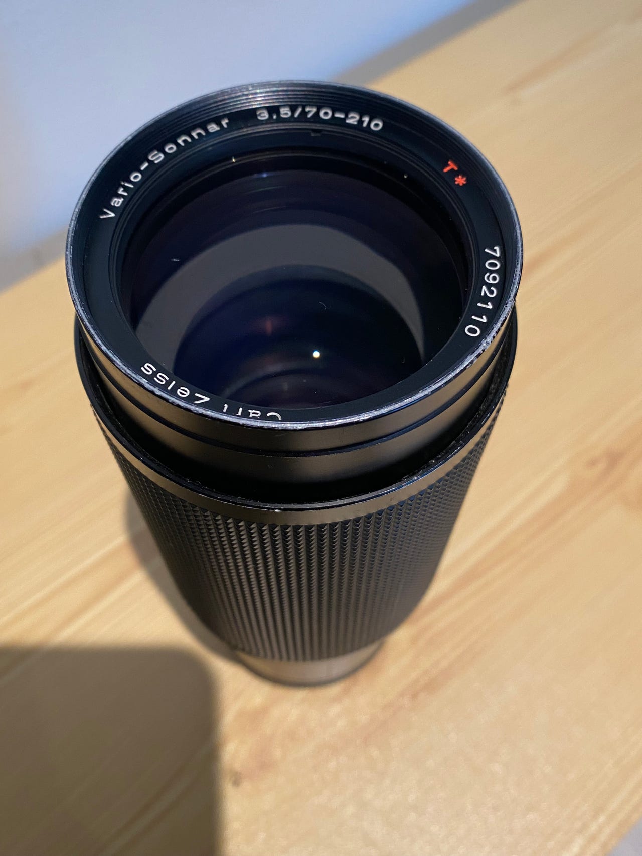 Carl Zeiss Vario-Sonnar 70–210mm f/3.5 (Macro) – C/Y | Tori