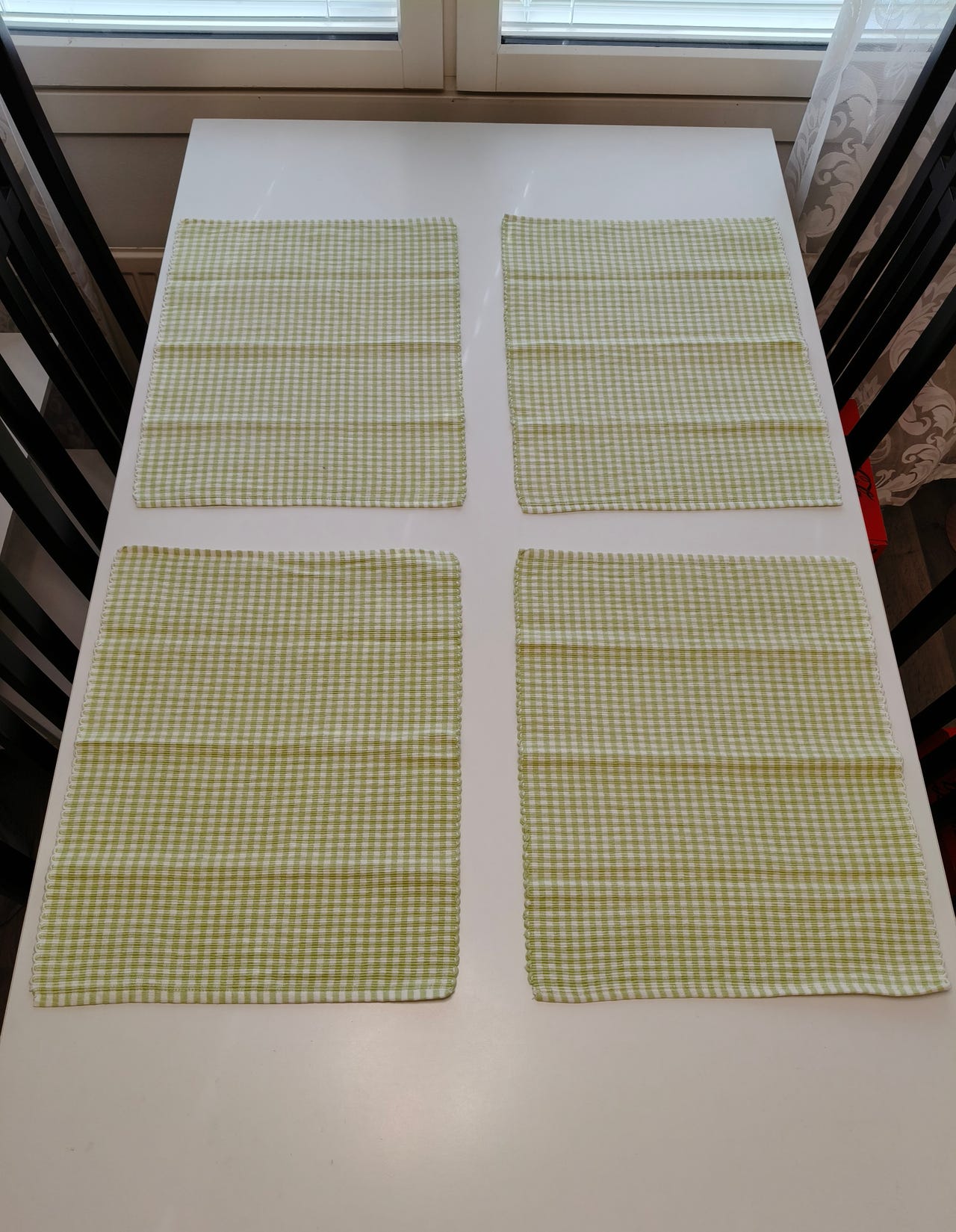 4kpl Kotikullan vihreä-valkoruutuisia pöytätabletteja 33cm x 43cm