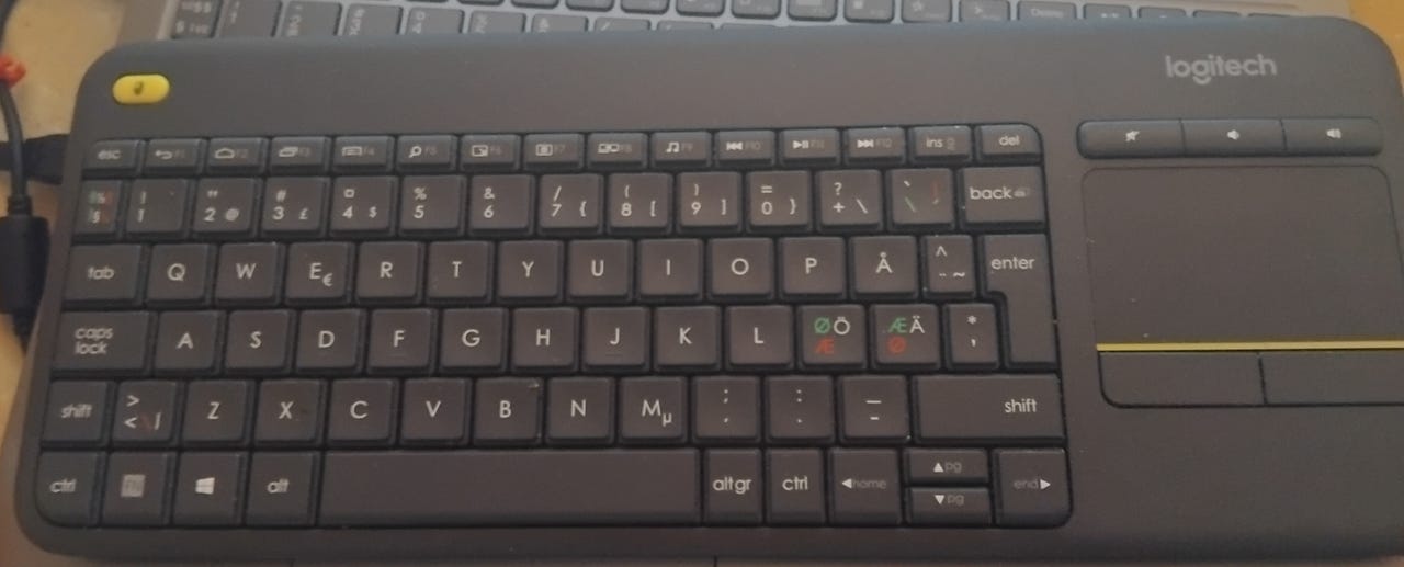Logitech wireless Touch Keyboard K400 plus (pohjosmainen) langato