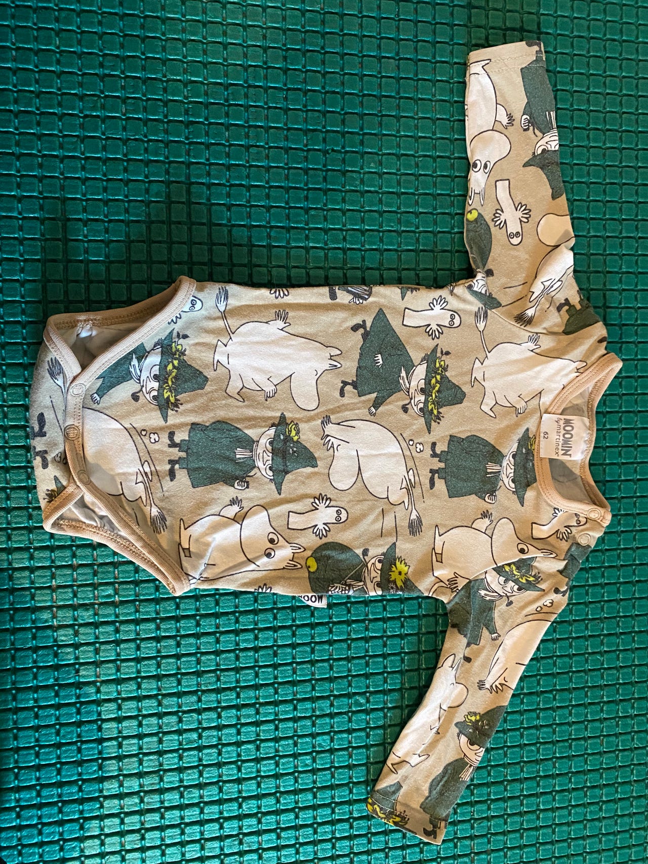 Muumi body koko 62 beige vihreä Kamut