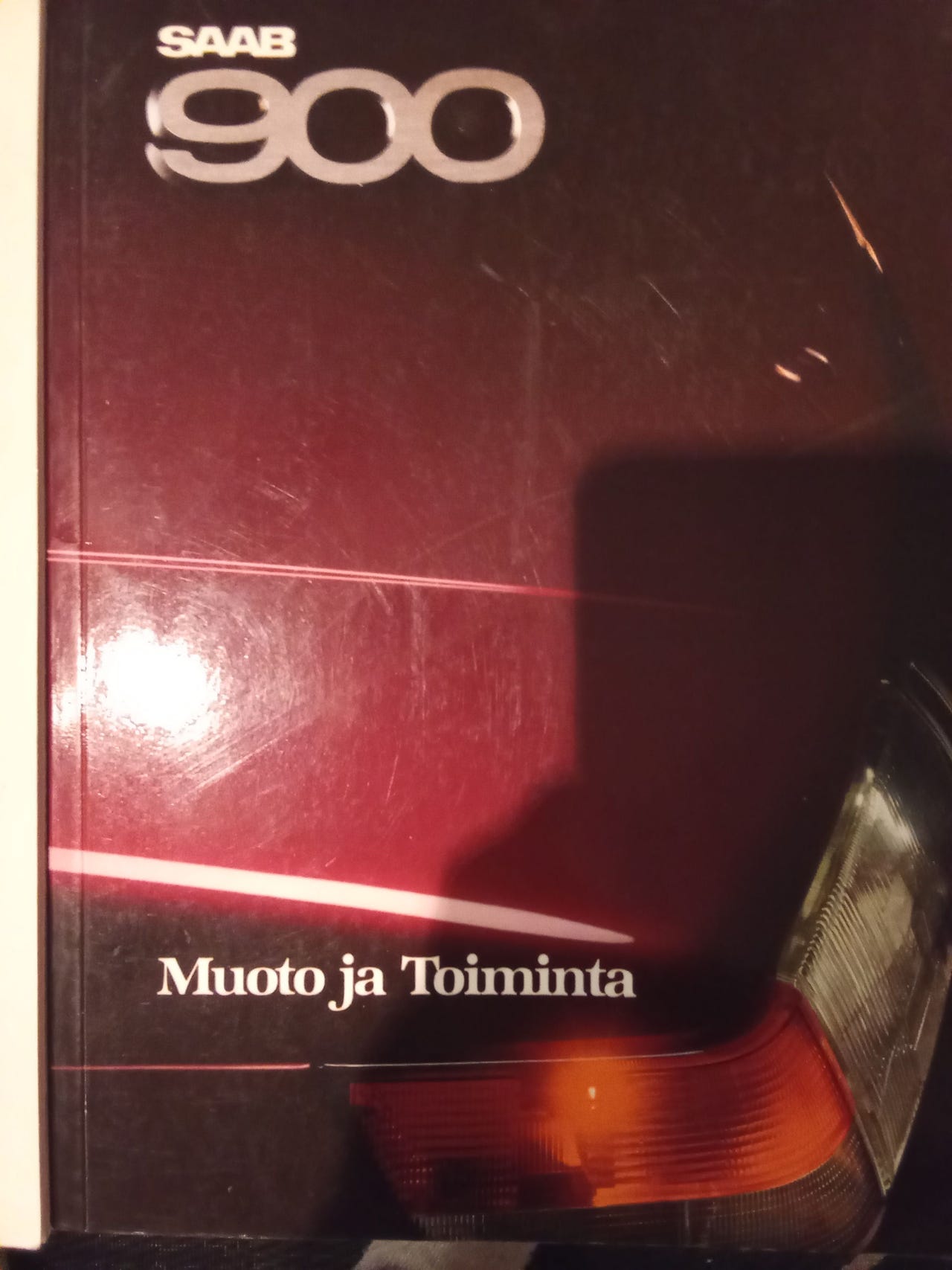 Saab 900 muotoilu ja toiminta