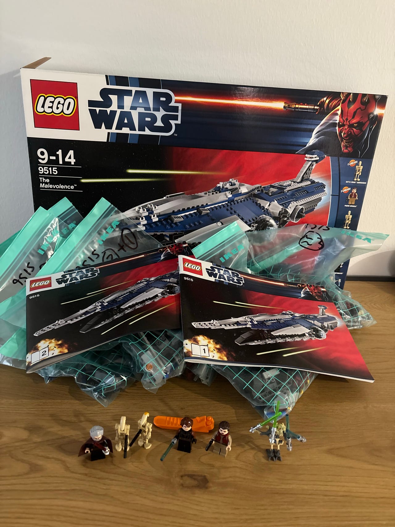 Lego Star Wars Malevolence LEGO Star Wars 9515 The Malevolence Tori