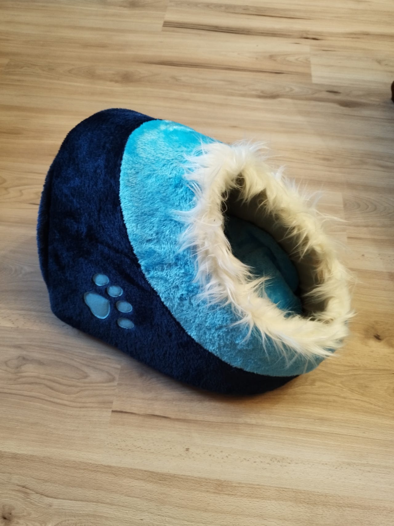Trixie Minou Igloo