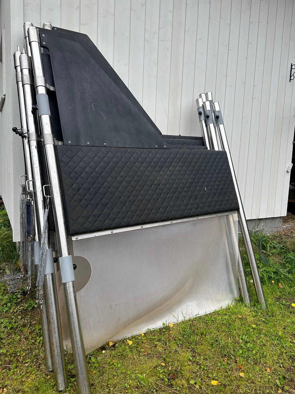 Hevosauton väliseinät