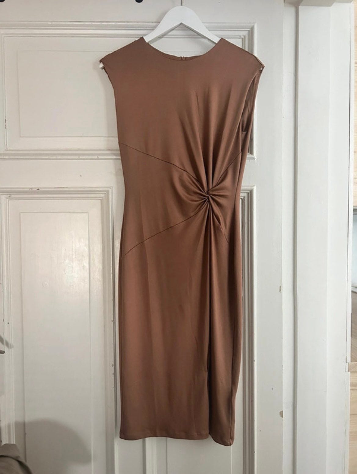 H&M Vaaleanruskea cocktailmekko / Koko S