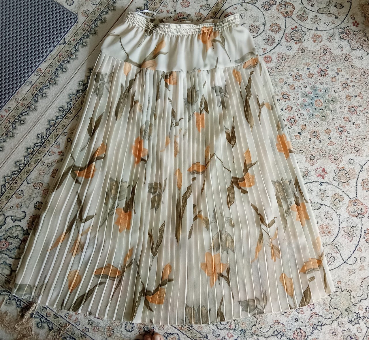 Pliseerattu hame vintage koko 40. VARATTU