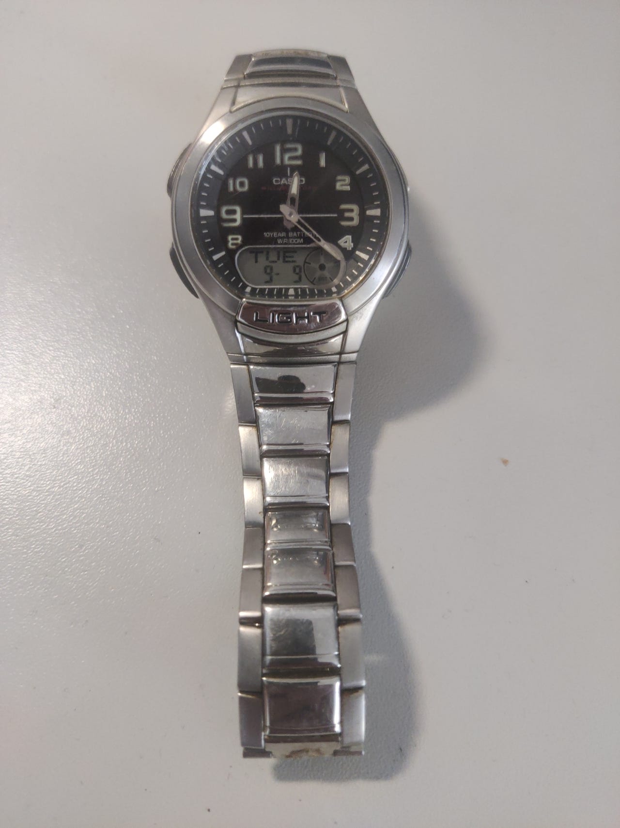 Casio miesten rannekello metallirannekkeella