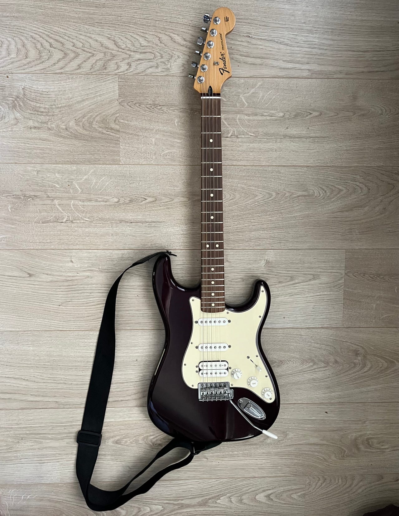 Myydään Fender Stratocaster Mexico 2013 | Tori