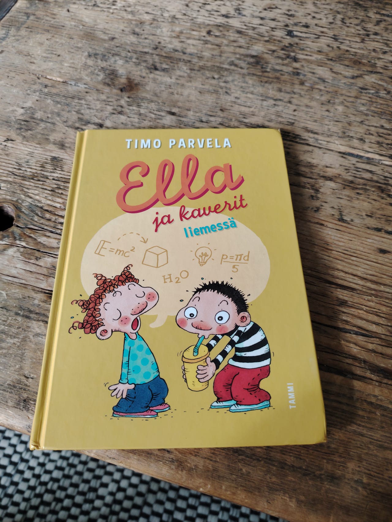 Ella ja kaverit liemessä