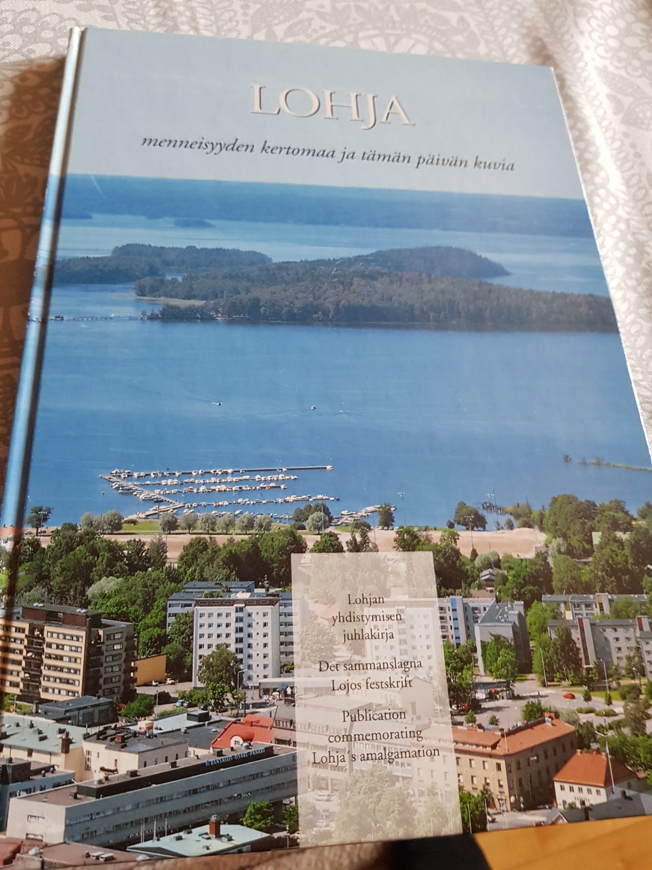 Lohja- menneisyyden kertomaa ja tämän päivän kuvia.