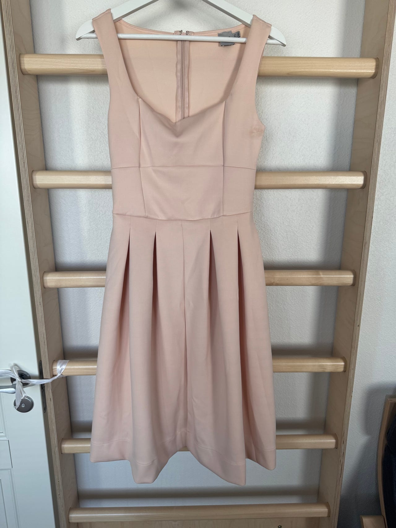 Asos juhlamekko koko UK10 EU38