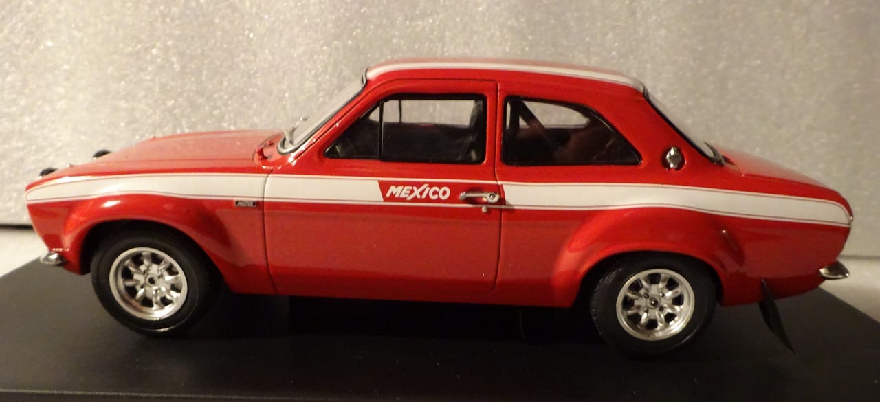 Pienoismalli Ford Escort Mk I RS Mexico  1/24