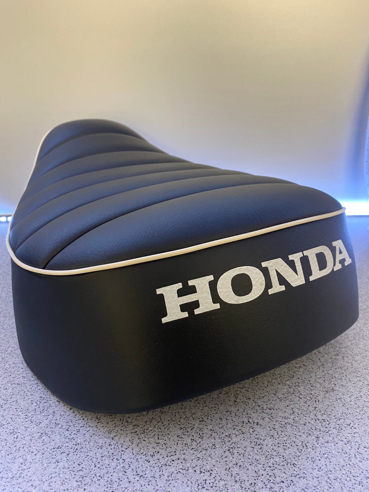 Honda Monkey Z125MA alkuperäinen istuin