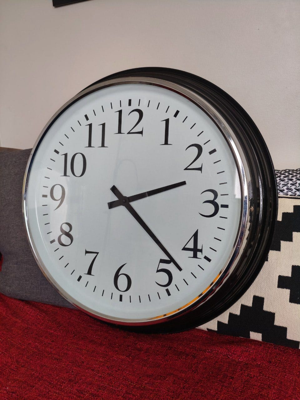 iso-sein-kello-63cm-tori