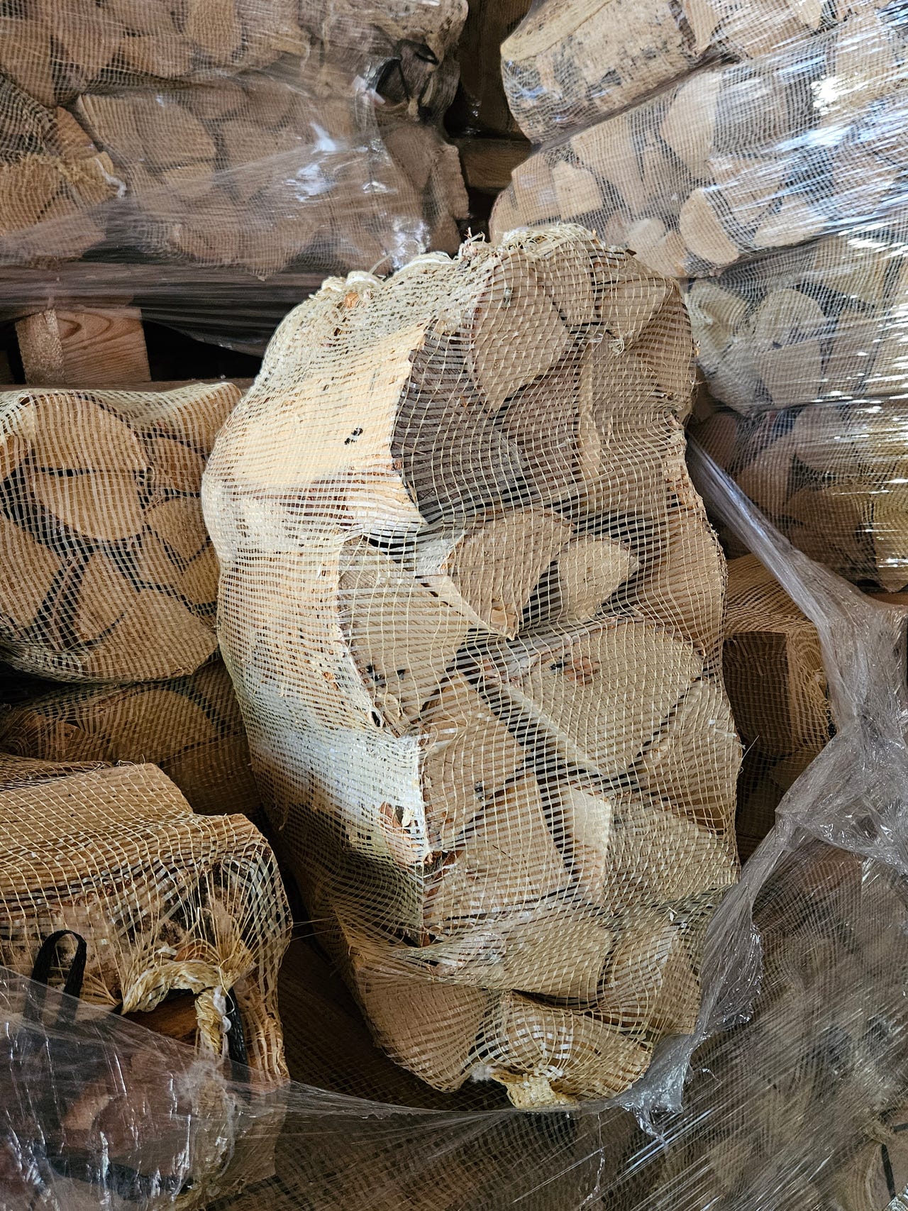 Koivuklapia/ polttopuuta 40 l säkit