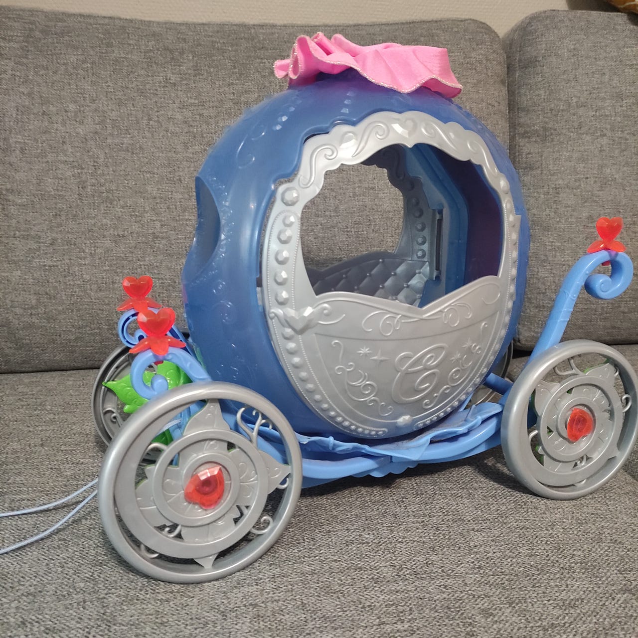 Barbie Tuhkimon kurpitsavaunu