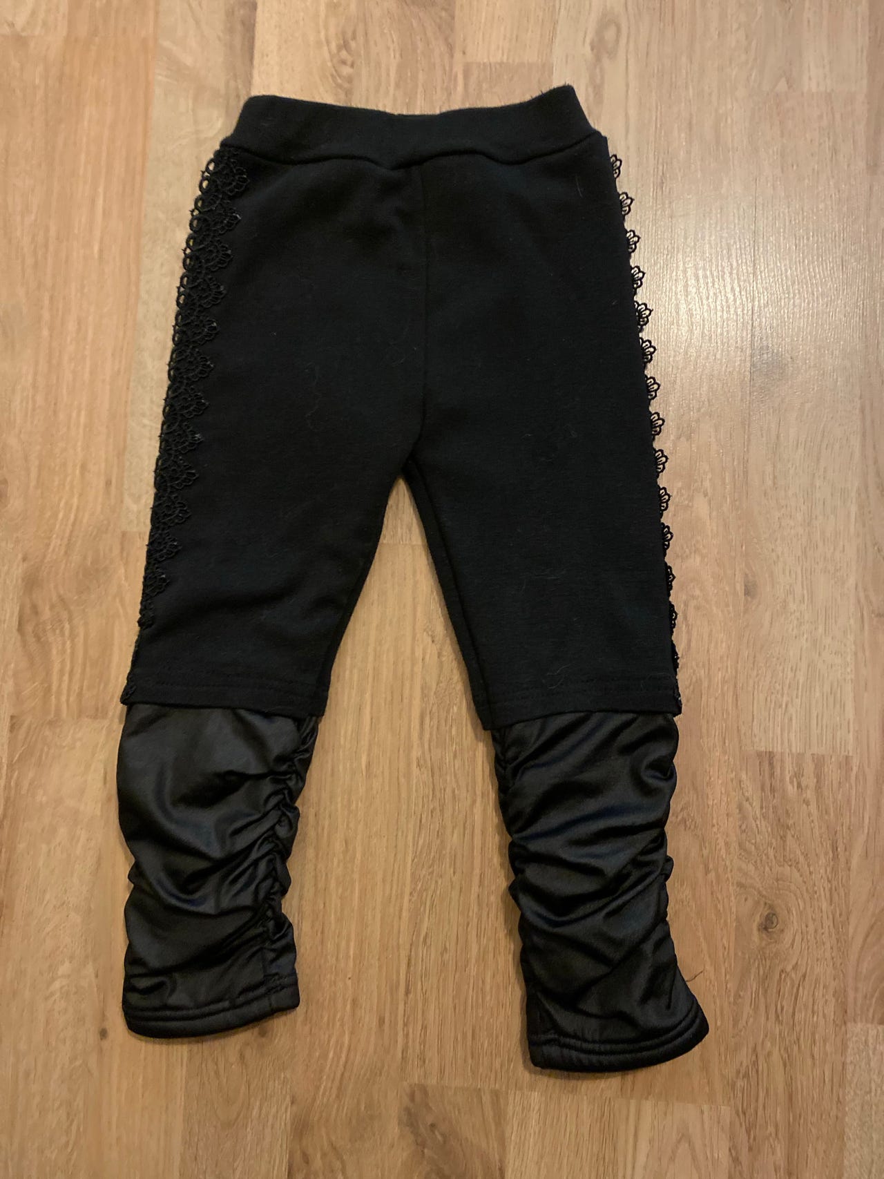 Tyttöjen lämpölegginssit
