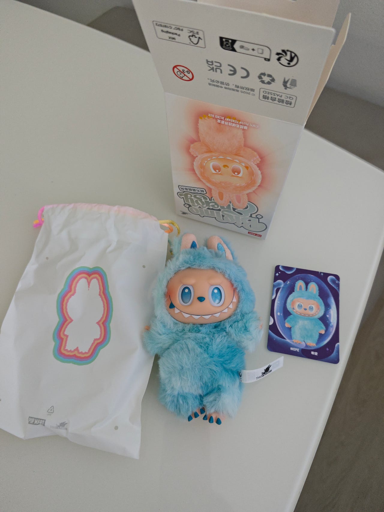 正規品　【Labubu Big into Energy 】 HOPE Labubu Big Into Energy Hope - Labubu España