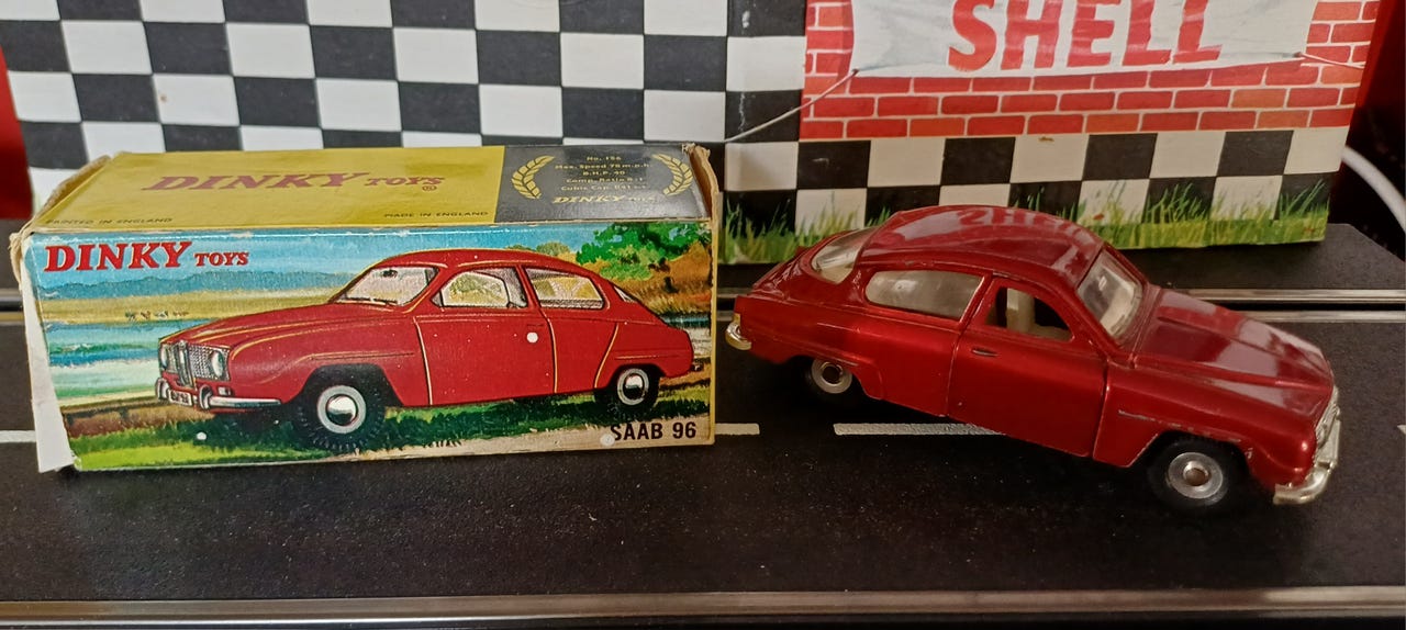 値下げしました！DINKY TOYS Atlas Dinky Toys No. 553 Peugeot 404 