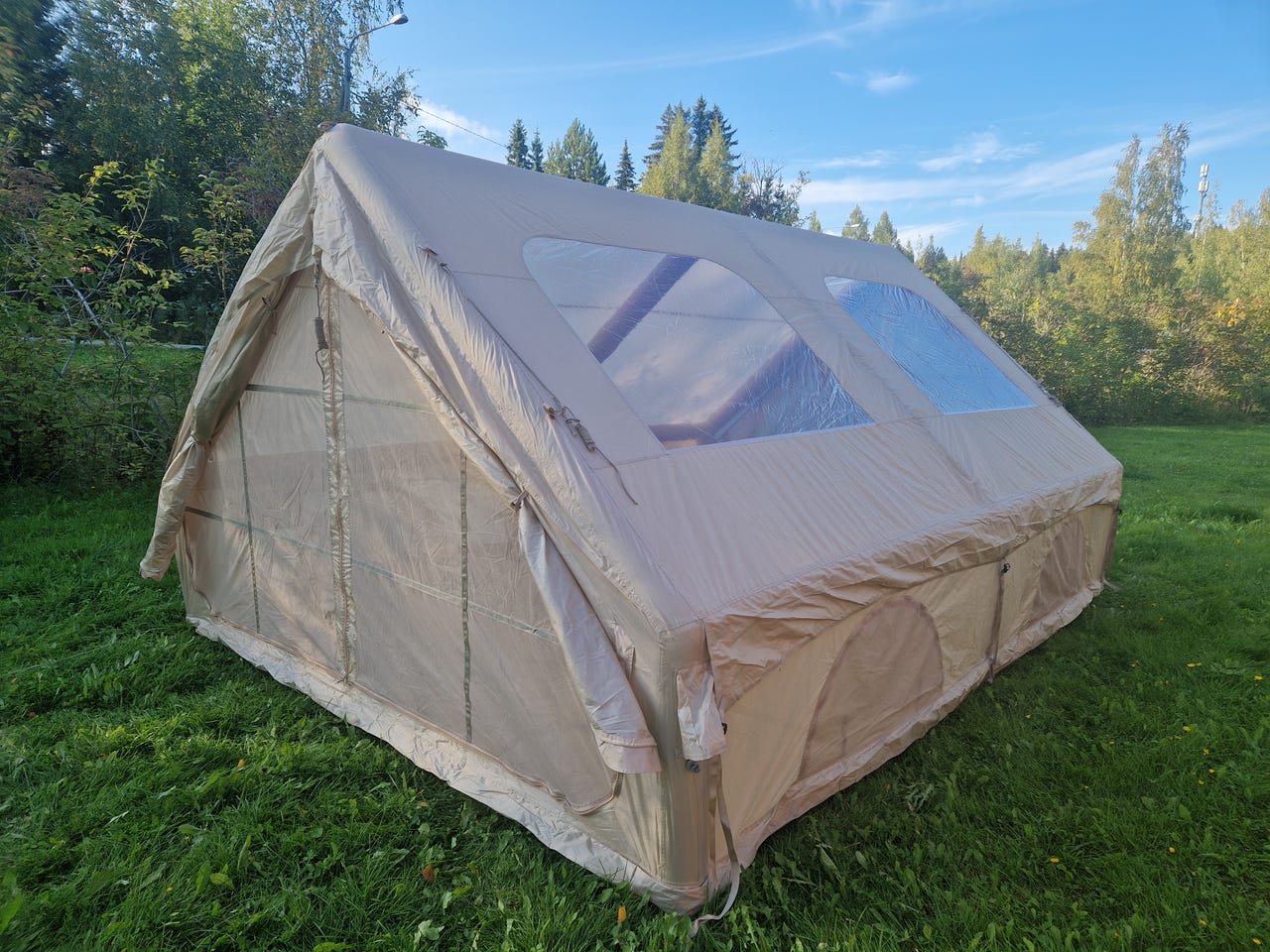 Vuokrataan glamping teltta sisälle/ulos