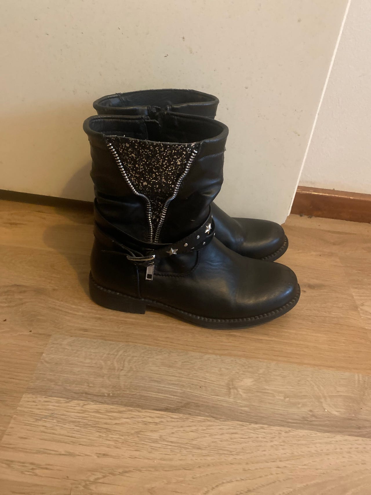 Tyttöjen nilkkurit, koko 33