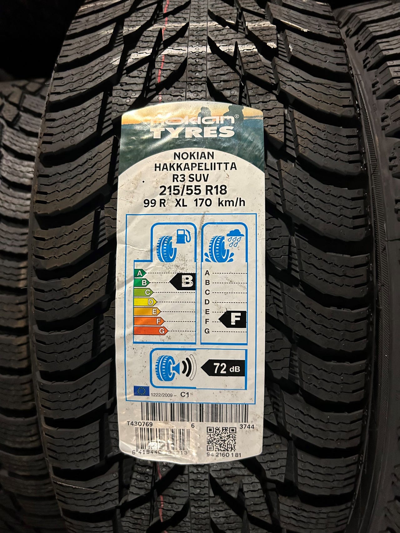 215/55R18 Nokian R3 SUV